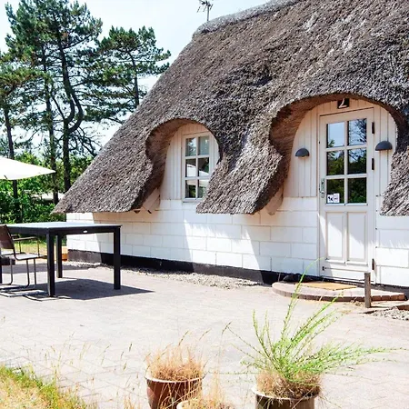 Holiday home Fyrrealle *